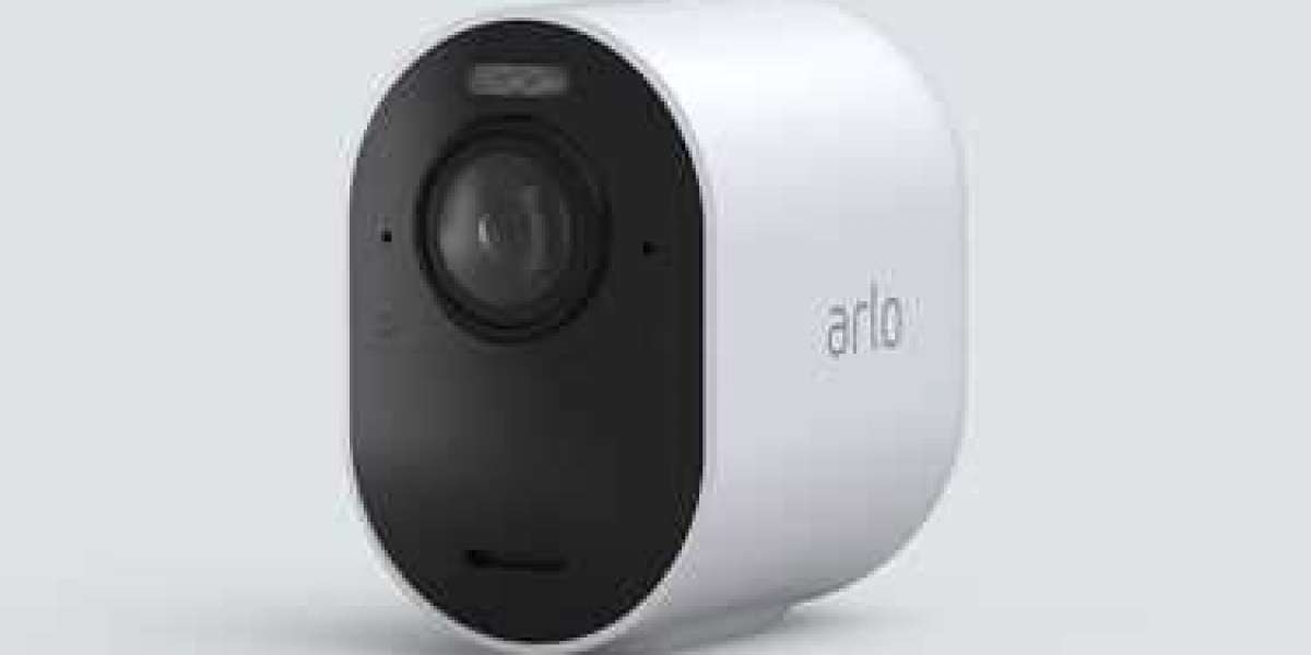 arlo essential spotlight camera